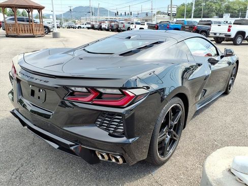 Used 2024 Chevrolet Corvette Stingray Premium Cpe w/ 3LT RWD image 3