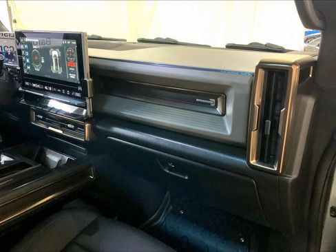 Used 2024 GMC Hummer EV 3X image 18