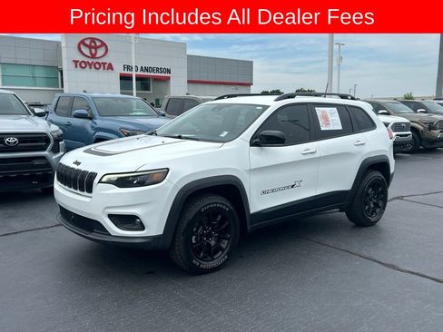 Used 2022 Jeep Cherokee Latitude AWD/4WD image 1