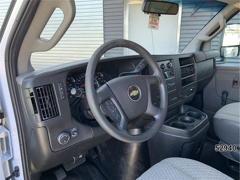 Used 2020 Chevrolet Express 3500 w/ Driver Convenience Package RWD image 26