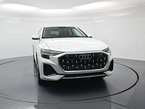 Used 2025 Audi Q8 Premium Plus AWD/4WD image 33