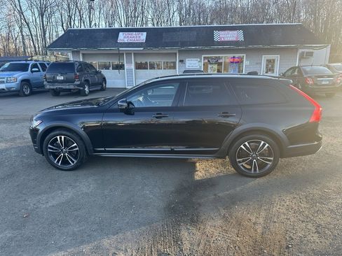 Used 2018 Volvo V90 T5 Cross Country w/ Convenience Package image 8