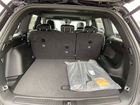 New 2026 Jeep Grand Cherokee Altitude image 5