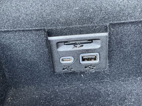 Certified 2023 Cadillac XT5 Premium Luxury w/ LPO, Floor Liner Package image 27