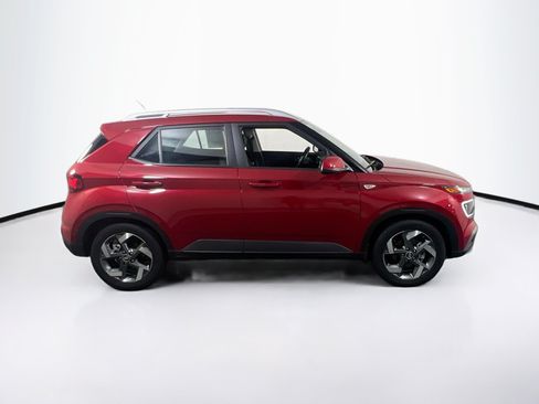 Used 2023 Hyundai Venue Limited FWD image 4