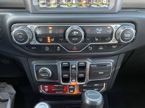 Used 2020 Jeep Gladiator Rubicon w/ Uconnect 4C Nav & Sound Group image 22