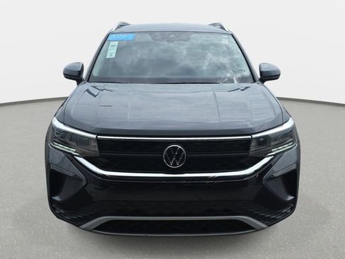 Used 2023 Volkswagen Taos SE w/ Black Wheel Package FWD image 2