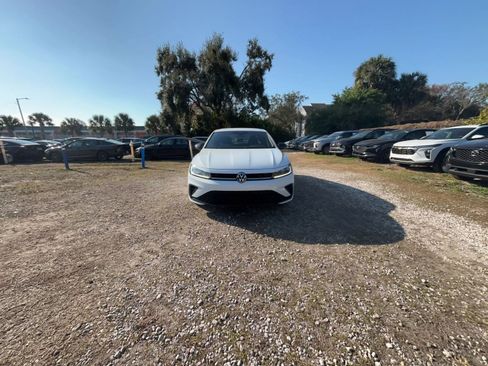 Used 2025 Volkswagen Jetta Sport image 17