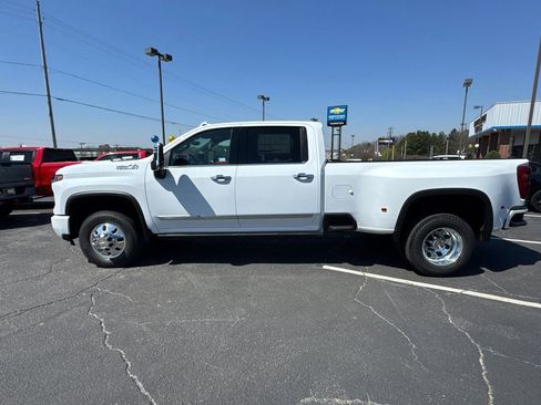 New 2026 Chevrolet Silverado 3500 High Country w/ High Country Premium Package AWD/4WD image 9