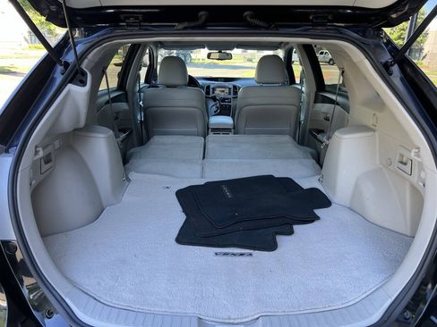 Used 2010 Toyota Venza w/ Comfort Pkg FWD image 23