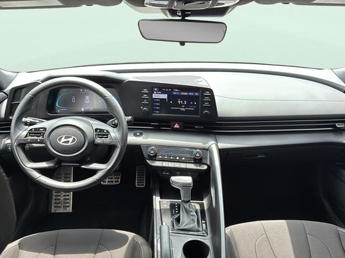 Certified 2025 Hyundai Elantra Sport FWD image 16