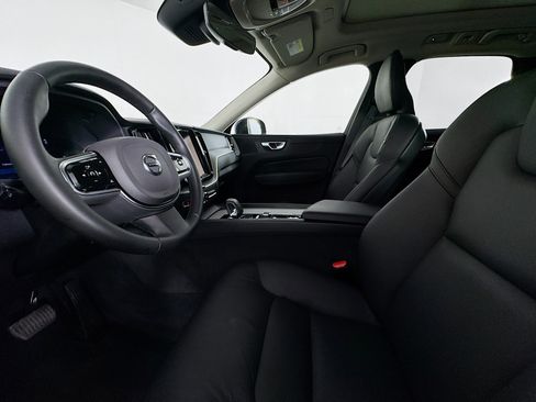 Used 2025 Volvo XC60 B5 Plus image 21