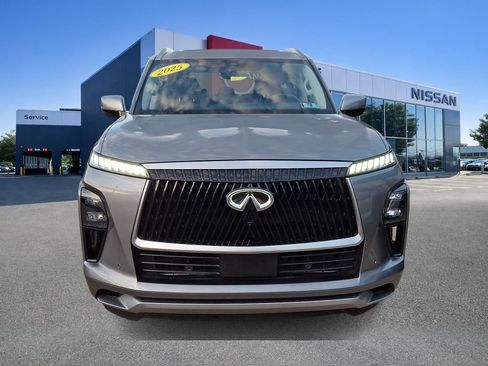 Used 2025 INFINITI QX80 Sensory AWD/4WD image 2