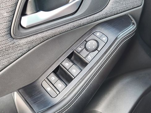 Used 2021 Nissan Rogue SV image 29