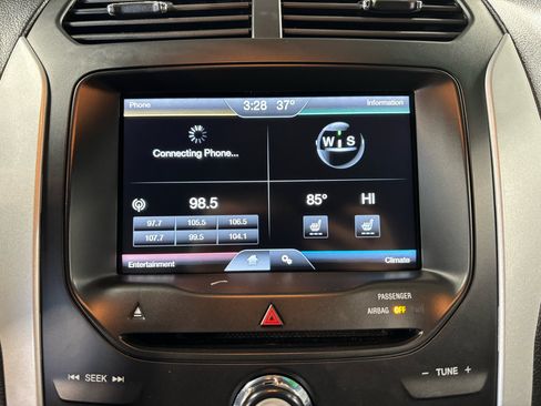 Used 2015 Ford Explorer XLT w/ Equipment Group 202B image 20