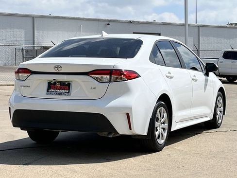 Used 2025 Toyota Corolla LE image 4