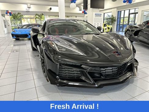 Used 2025 Chevrolet Corvette Z06 w/ Stealth Interior Trim Package RWD image 17