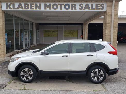 Used 2017 Honda CR-V LX image 2