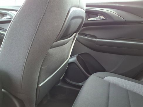 Used 2023 Chevrolet TrailBlazer LS image 34