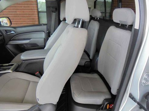 Used 2018 Chevrolet Colorado LT w/ LT Convenience Package image 9