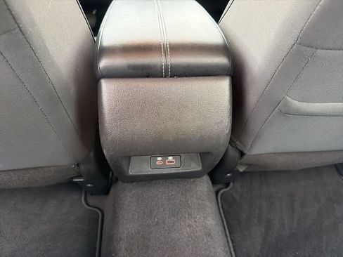 Used 2025 Nissan Altima 2.5 SV FWD image 17