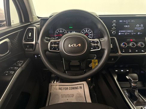 Used 2022 Kia Sorento LX FWD image 37