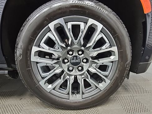 Certified 2024 GMC Yukon Denali Ultimate image 53