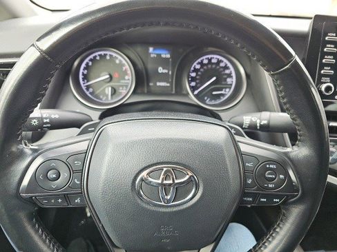 Used 2022 Toyota Camry SE image 21