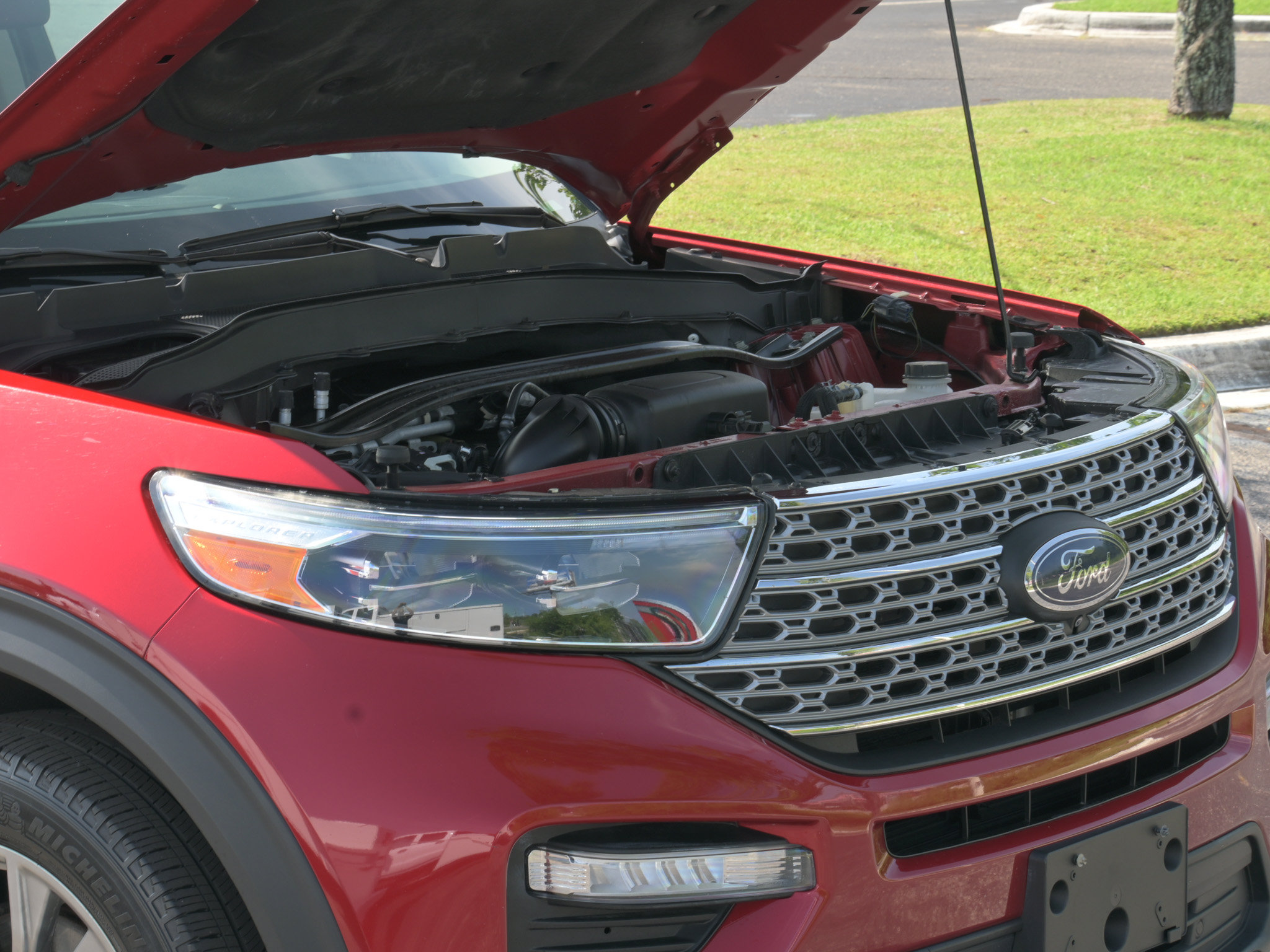 Used 2023 Ford Explorer Limited AWD/4WD image 33