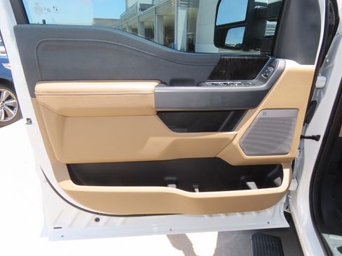 Used 2023 Ford F350 Lariat w/ Lariat Ultimate Package AWD/4WD image 25