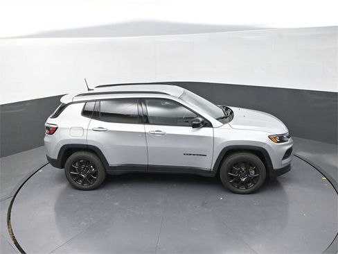 New 2026 Jeep Compass Latitude image 16