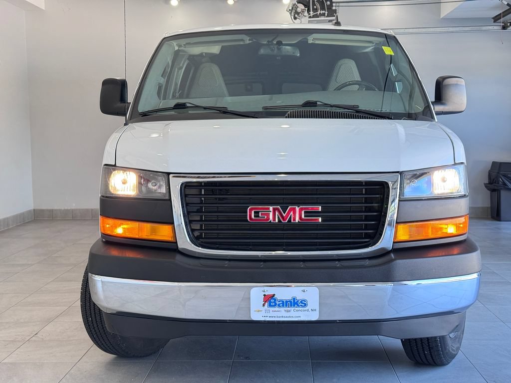 Used 2023 GMC Savana 3500 w/ Driver Convenience Package RWD image 3