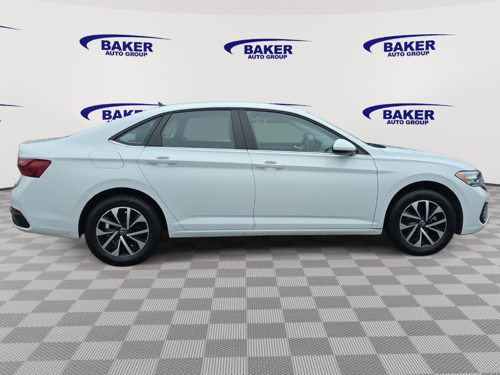 Used 2024 Volkswagen Jetta S FWD image 4