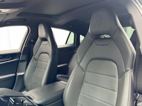 Used 2025 Porsche Panamera image 45