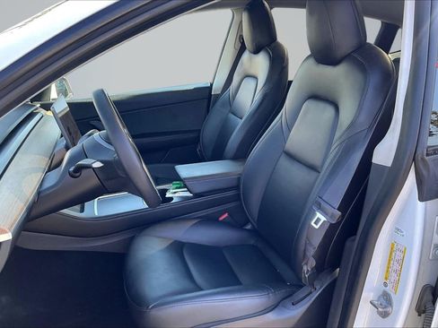 Used 2021 Tesla Model Y Long Range AWD/4WD image 25