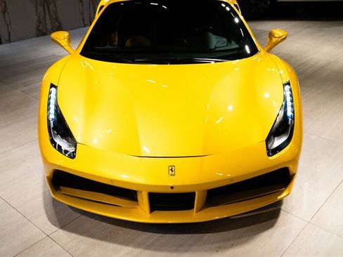 Used 2016 Ferrari 488 GTB RWD image 7