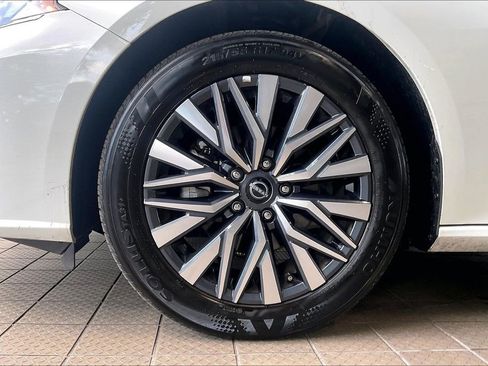 Used 2025 Nissan Altima 2.5 SV image 30