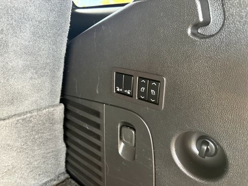 Used 2018 Cadillac Escalade Platinum AWD/4WD image 24