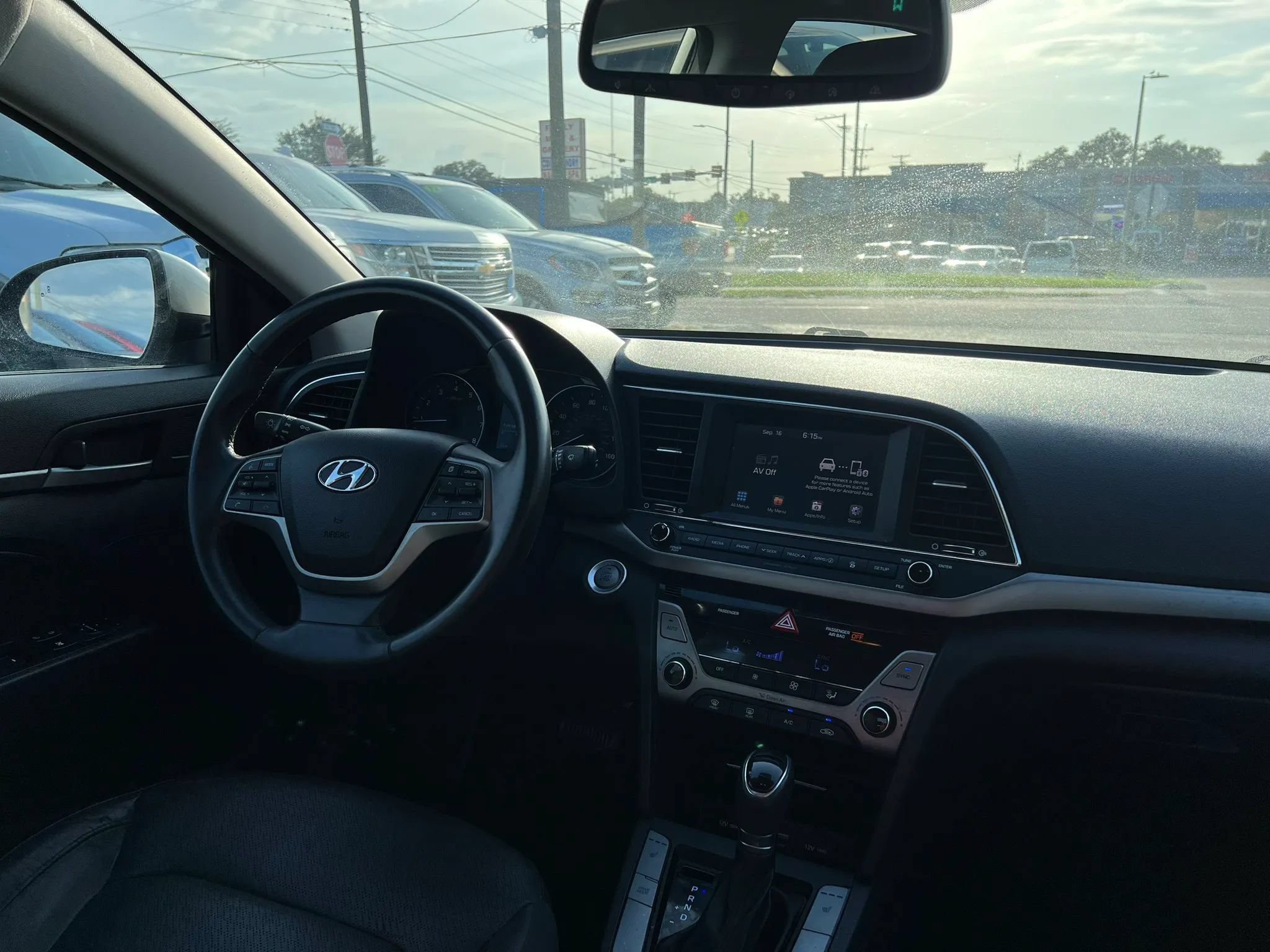 Used 2017 Hyundai Elantra Limited FWD image 14
