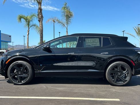 New 2025 Chevrolet Equinox EV RS image 7