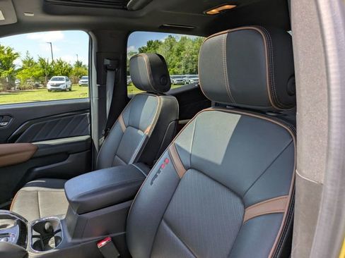 Used 2023 GMC Canyon AT4 w/ AT4 Premium Package AWD/4WD image 14