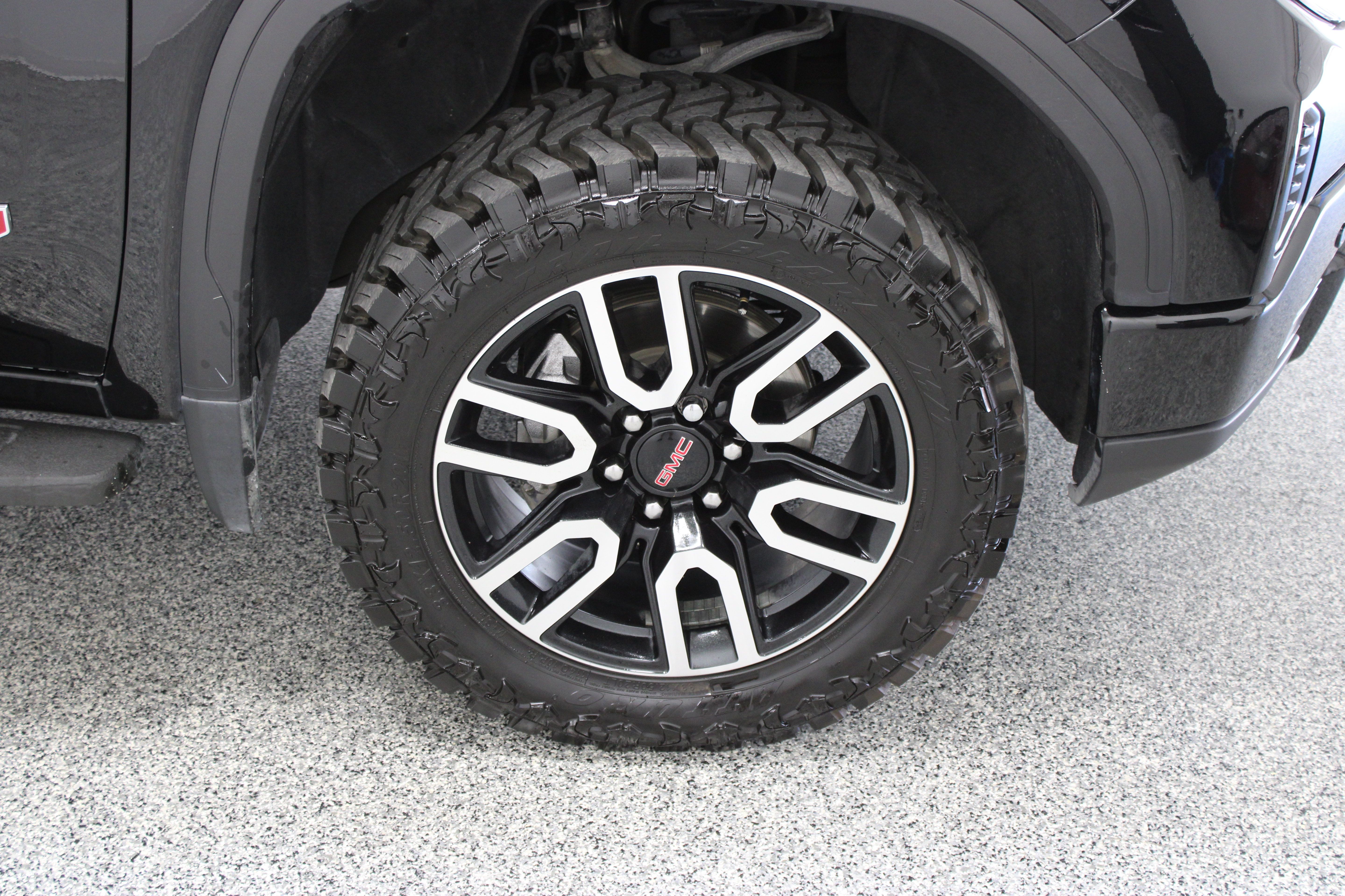 Used 2023 GMC Sierra 1500 AT4 w/ AT4 Preferred Package AWD/4WD image 5