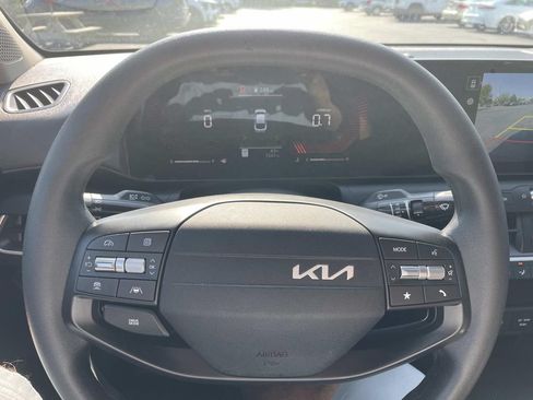 Used 2025 Kia K4 FWD image 25