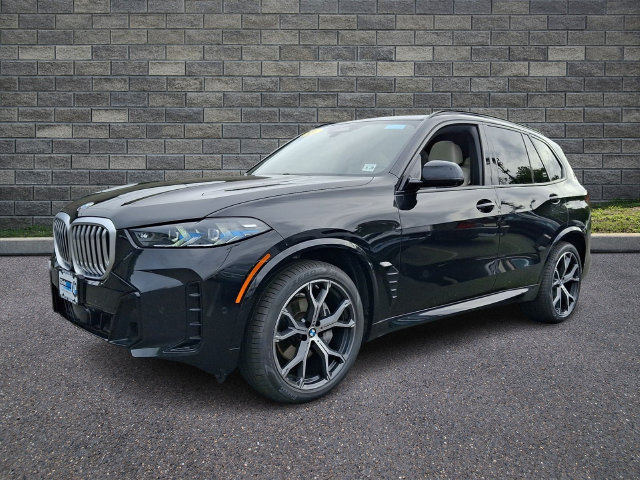 Used 2024 BMW X5 xDrive40i w/ M Sport Package AWD/4WD image 3