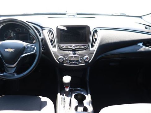 Used 2023 Chevrolet Malibu RS FWD image 15