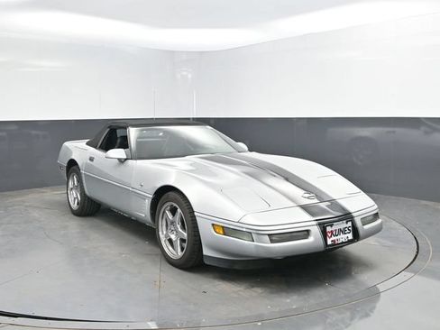 Used 1996 Chevrolet Corvette Convertible RWD image 4