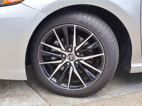 Used 2023 Toyota Camry SE w/ Convenience Package FWD image 28