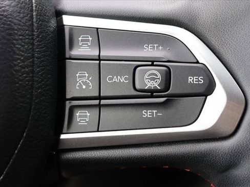 Used 2023 Jeep Compass Trailhawk w/ Trailhawk Elite Group AWD/4WD image 16