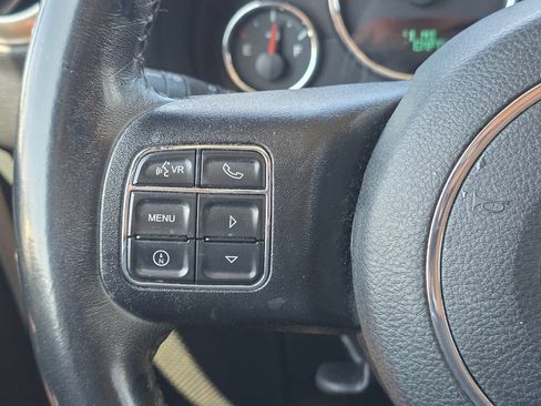 Used 2018 Jeep Wrangler Sahara w/ Connectivity Group AWD/4WD image 32