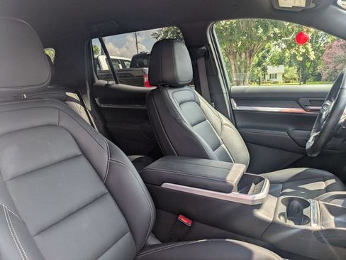 Used 2026 GMC Terrain Elevation w/ Elevation Premium Package FWD image 35